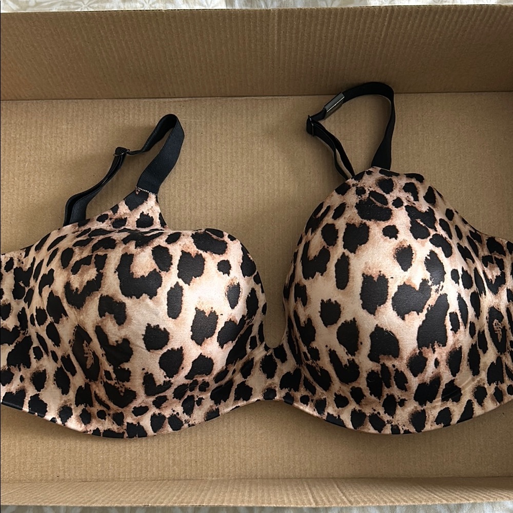 NWT VS Bare Infinity Flex Bra Leopard Print 38DDD